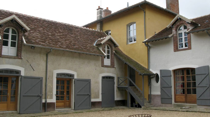 Domaine du Ru - Holiday Home to Rent Seine et Marne, Paris, France